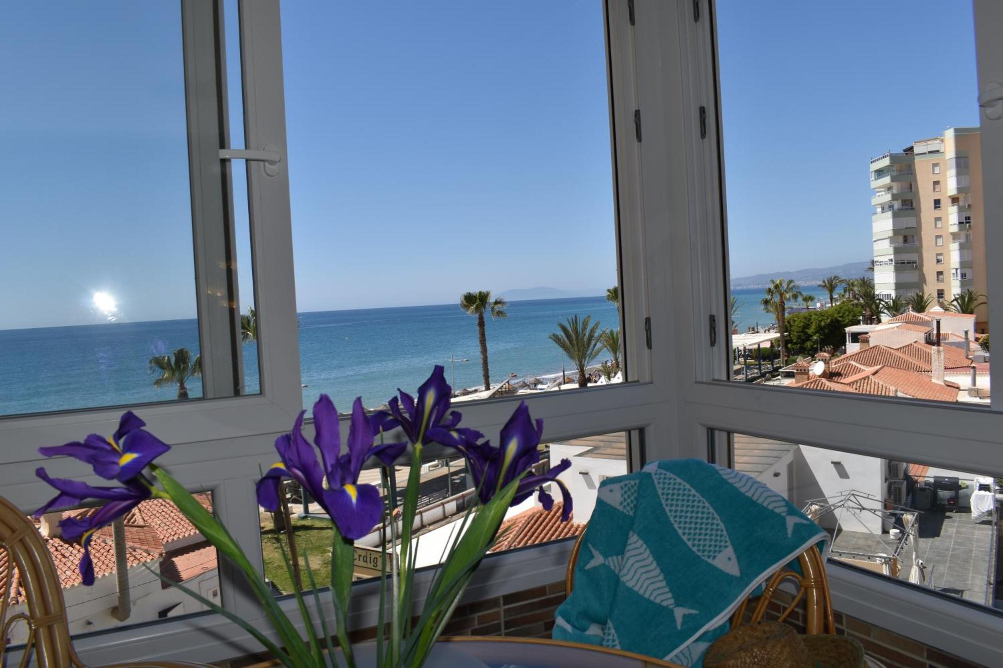 Fantastic Studio - Beachfront Apartment Torrox Exterior foto